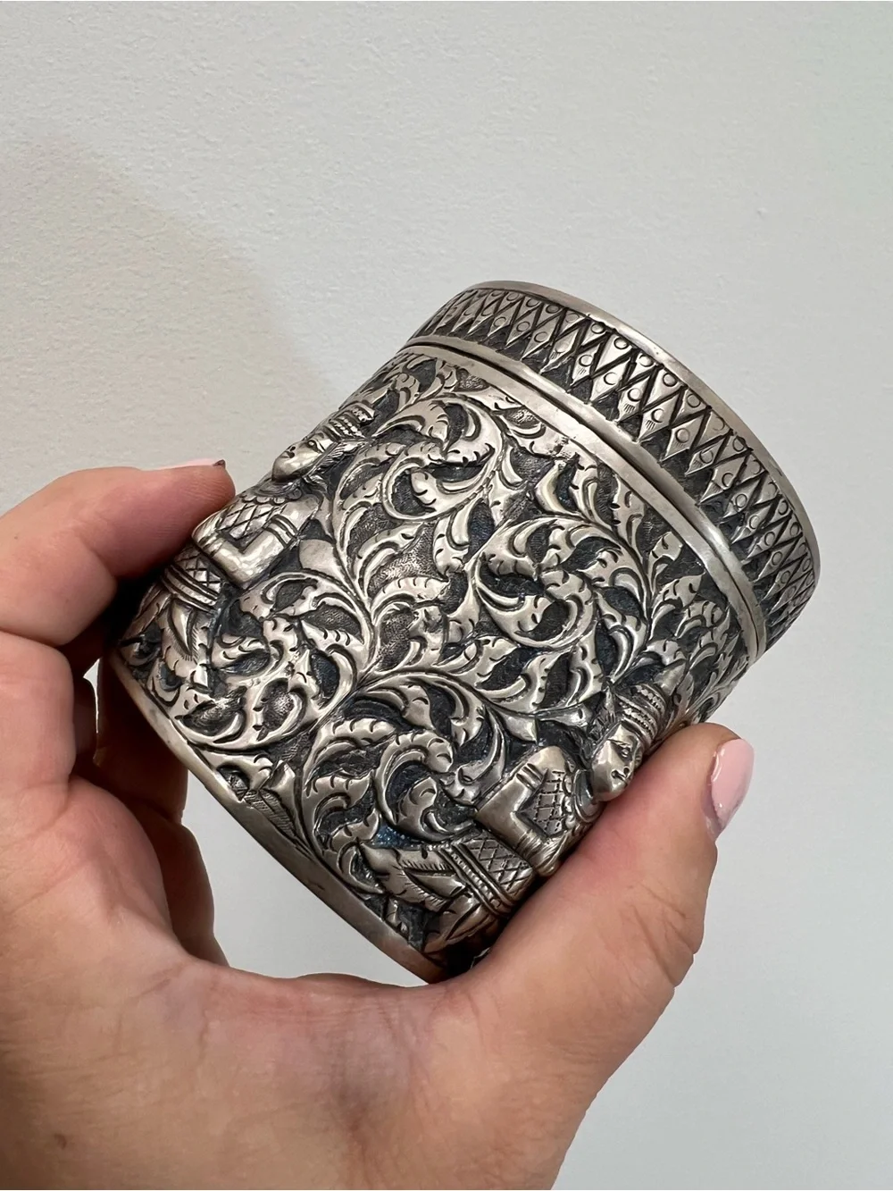 Burmese 950 silver betel box canister intricate repoussé floral designs